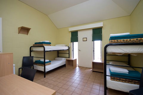 Ayers Rock - Outback Pioneer Lodge - Surfers Paradise Gold Coast 4