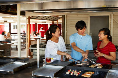Ayers Rock - Outback Pioneer Lodge - Surfers Paradise Gold Coast 8