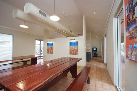Ayers Rock - Outback Pioneer Lodge - Surfers Paradise Gold Coast 6