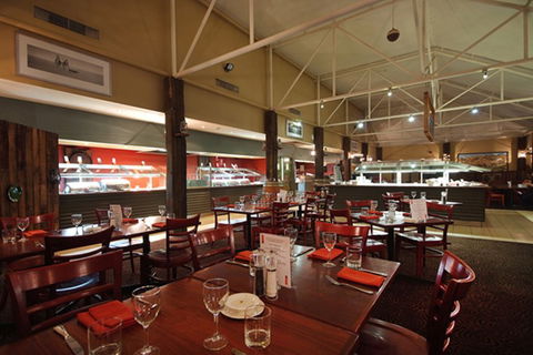 Ayers Rock - Outback Pioneer Lodge - Surfers Paradise Gold Coast 7