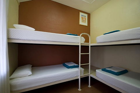 Ayers Rock - Outback Pioneer Lodge - Surfers Paradise Gold Coast 9