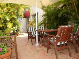 While Away Bed And Breakfast - Surfers Paradise Gold Coast 1