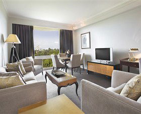 Royal On The Park Hotel And Suites - Surfers Paradise Gold Coast 2