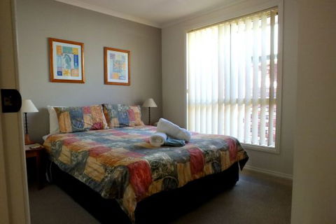 Captain's Quarters Bermagui - Surfers Paradise Gold Coast 2