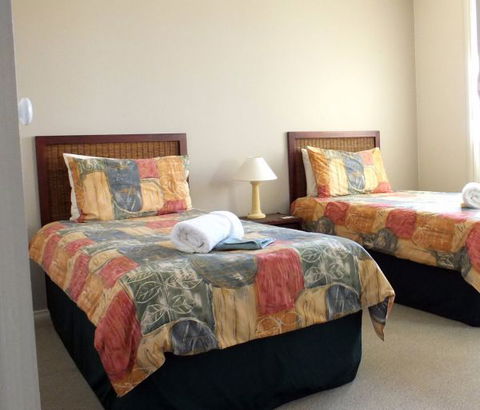 Captain's Quarters Bermagui - Surfers Paradise Gold Coast 6