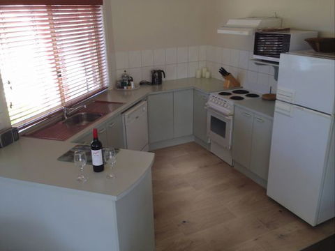 Captain's Quarters Bermagui - Surfers Paradise Gold Coast 8