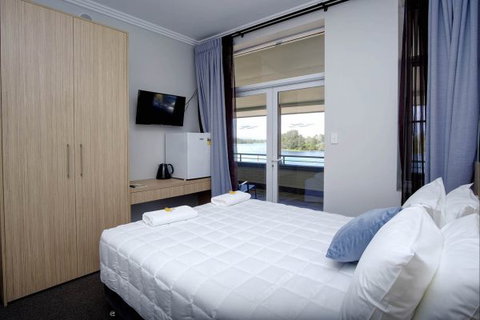 Lakes And Ocean Hotel - Surfers Paradise Gold Coast 3