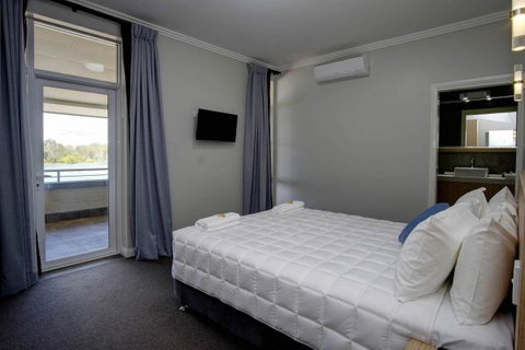 Lakes And Ocean Hotel - Surfers Paradise Gold Coast 4