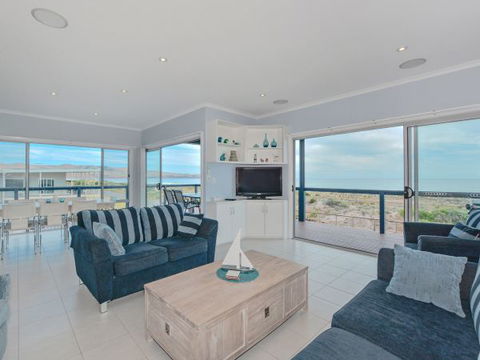 Century 21 SouthCoast: Moana Blue - Surfers Paradise Gold Coast 43
