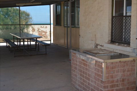 Point Lowly Lighthouse Cottages - Surfers Paradise Gold Coast 2