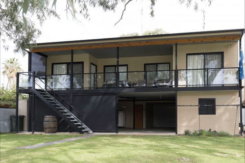 River Shack Rentals - Living The Dream - Surfers Paradise Gold Coast 36