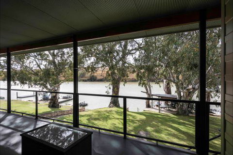 River Shack Rentals - Living The Dream - Surfers Paradise Gold Coast 37