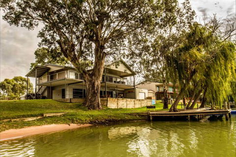 River Shack Rentals - Living The Dream - Surfers Paradise Gold Coast 124