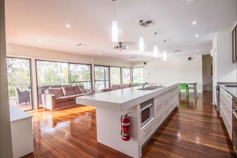River Shack Rentals - Living The Dream - Surfers Paradise Gold Coast 129