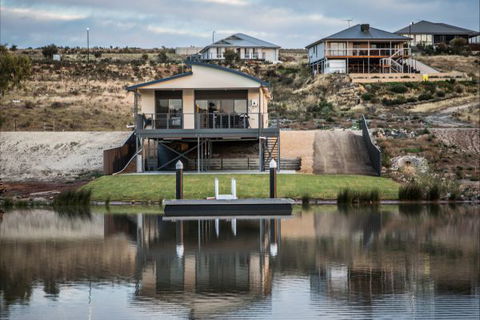 River Shack Rentals - Living The Dream - Surfers Paradise Gold Coast 86
