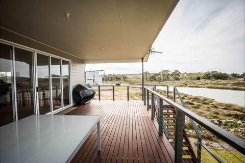 River Shack Rentals - Living The Dream - Surfers Paradise Gold Coast 117