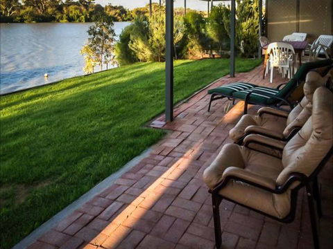 River Shack Rentals - Living The Dream - Surfers Paradise Gold Coast 24
