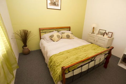 Anderl's Beach Cottage - Surfers Paradise Gold Coast 3