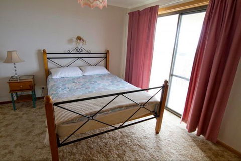 Fensom's Holiday Home - Surfers Paradise Gold Coast 25