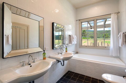 Lake David - Surfers Paradise Gold Coast 6