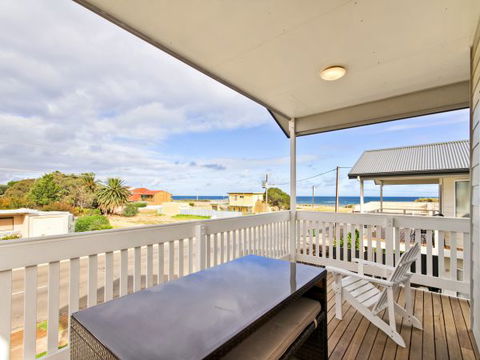 Century 21 SouthCoast: White Caps - Surfers Paradise Gold Coast 3
