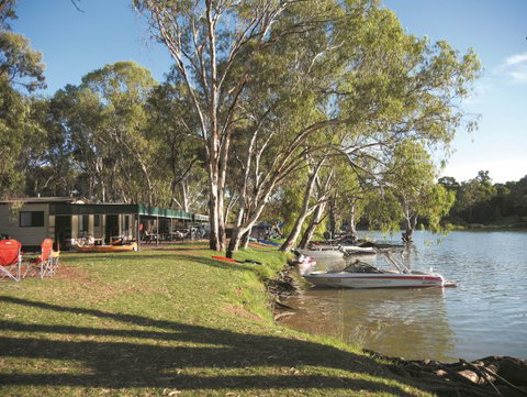 Riverbend Caravan Park Renmark - Surfers Paradise Gold Coast 2