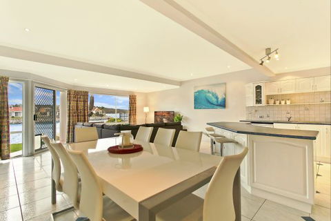 SALT Waterfront Apartment - Surfers Paradise Gold Coast 1