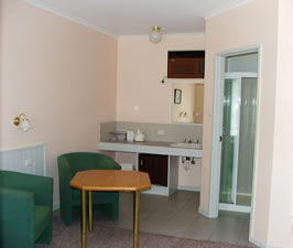 Lazy River Motor Inn - Surfers Paradise Gold Coast 1