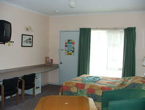 Lazy River Motor Inn - Surfers Paradise Gold Coast 2