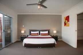 Quarterdecks Harbour Retreat - Surfers Paradise Gold Coast 2