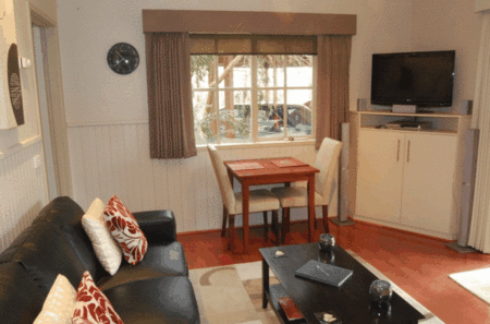 Alpine Country Cottages - Studio 3 - Surfers Paradise Gold Coast 4