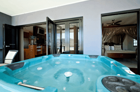Waterfront Whitsunday Retreat - Surfers Paradise Gold Coast