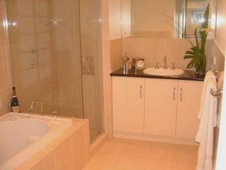 Adelaide Luxury Beach House - Surfers Paradise Gold Coast 4