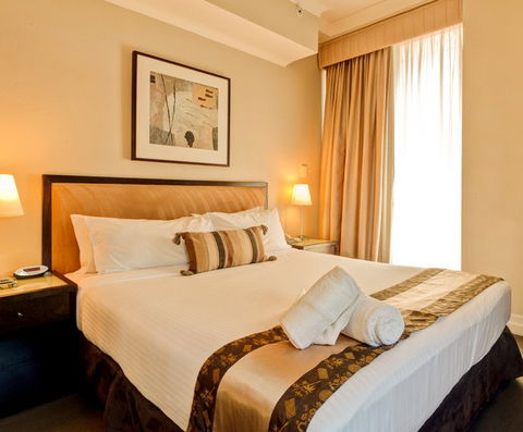 Seasons Harbour Plaza, Darling Harbour - Surfers Paradise Gold Coast 2