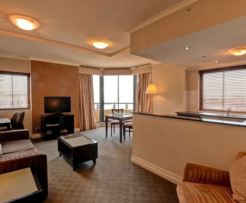 Seasons Harbour Plaza, Darling Harbour - Surfers Paradise Gold Coast 4