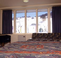 Perisher Valley Hotel - Surfers Paradise Gold Coast