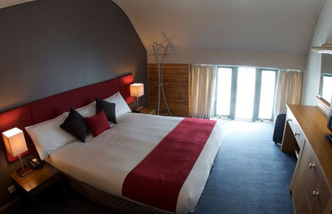 Perisher Valley Hotel - Surfers Paradise Gold Coast 3