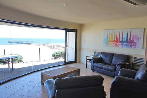Cliff House Beachfront Villas - Surfers Paradise Gold Coast 2