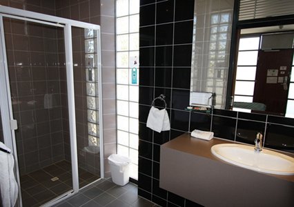 Highlander Hotel Bar Kitchen Rooftop - Surfers Paradise Gold Coast 4