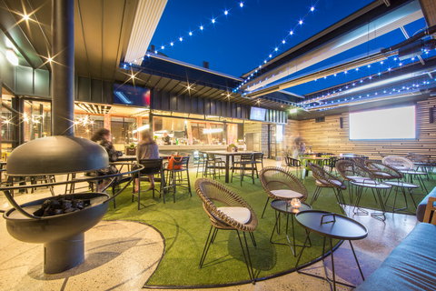 Highlander Hotel Bar Kitchen Rooftop - Surfers Paradise Gold Coast 7