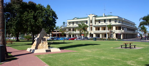 Renmark Hotel/Motel & Function Centre - Surfers Paradise Gold Coast 8