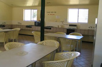 Sunset Beach Holiday Park - Surfers Paradise Gold Coast 2