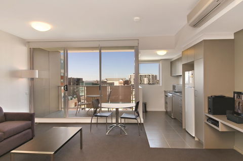 Chifley Apartments Newcastle - Surfers Paradise Gold Coast 0