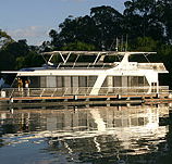 Whitewater Houseboat - Surfers Paradise Gold Coast