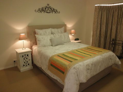 C&C's Bed And Breakfast - Surfers Paradise Gold Coast 2