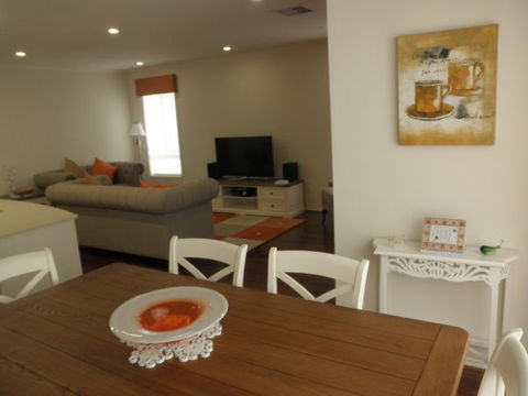 C&C's Bed And Breakfast - Surfers Paradise Gold Coast 8
