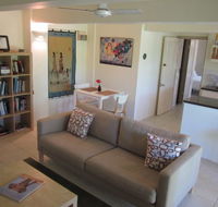 Bangalow Studio Apartment - Surfers Paradise Gold Coast