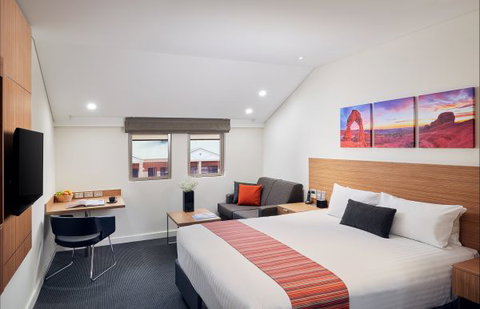 Country Comfort Inter City Perth - Surfers Paradise Gold Coast 0