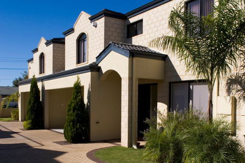 Country Comfort Inter City Perth - Surfers Paradise Gold Coast 4