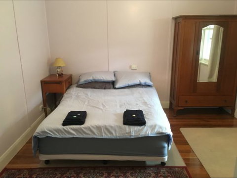Fred's Place,  Derby - Surfers Paradise Gold Coast 1